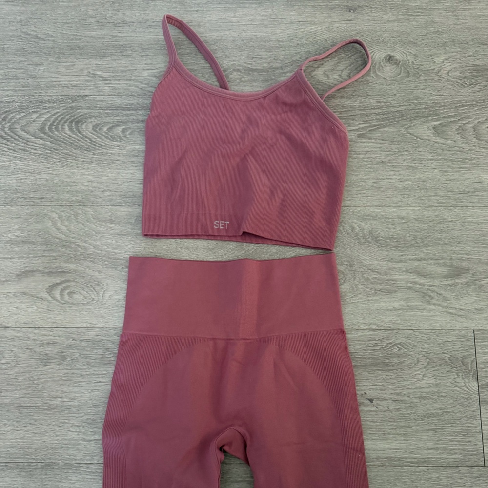 SET Active Mauve Leggings and Top Set